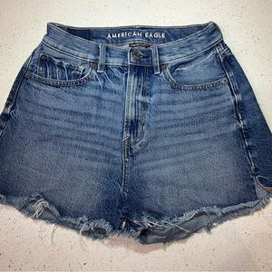 American Eagle Women’s Highest Rise 90’s Boyfriend Jean Shorts. Size 2.